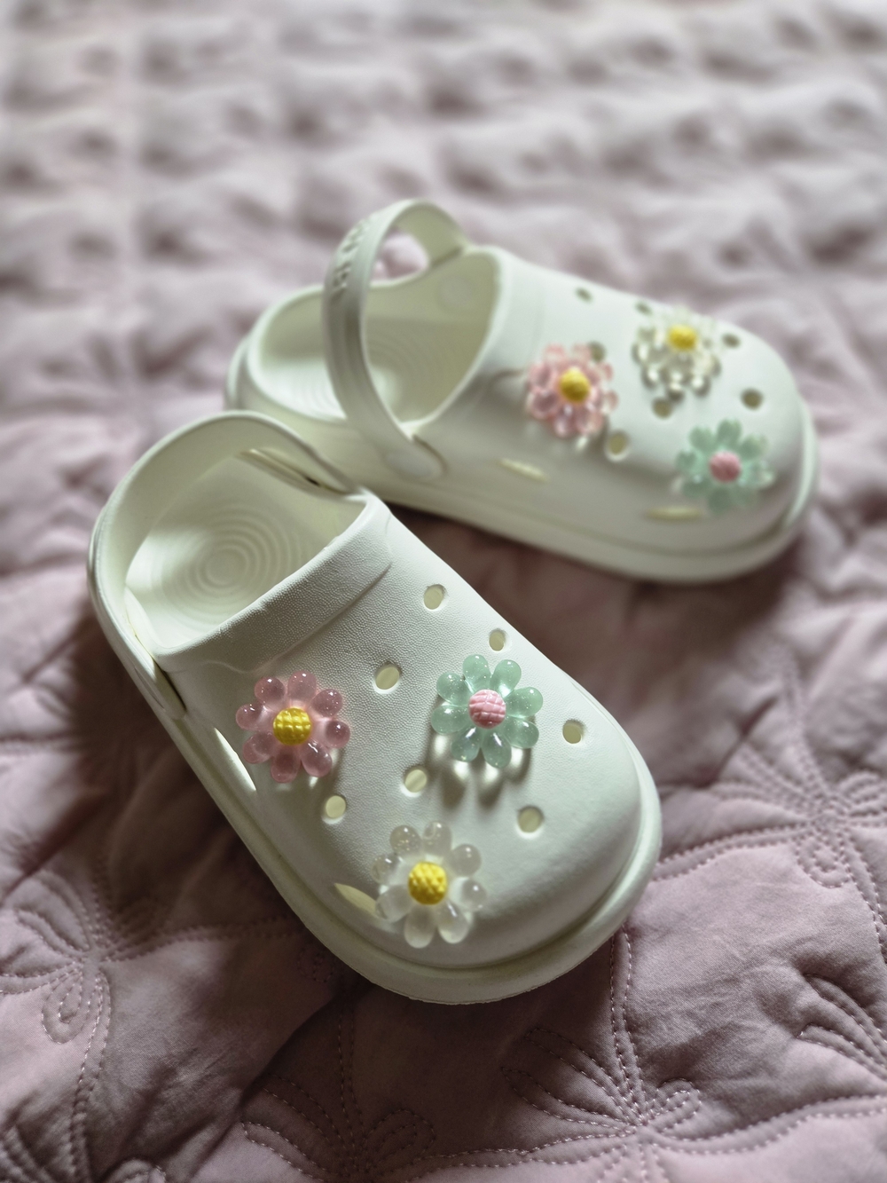 Kids White Floral Clog Sandals Nwt